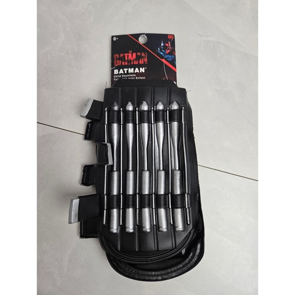 Rubies Batman Child Gauntlets Black DC Comics Movie Gloves NWT Costume Accessory - Picture 3 of 10